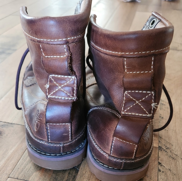 Men's Ultra Soft Leather Timberland Hiking Boots - Picture 9 of 13